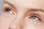 la peau autour des yeux